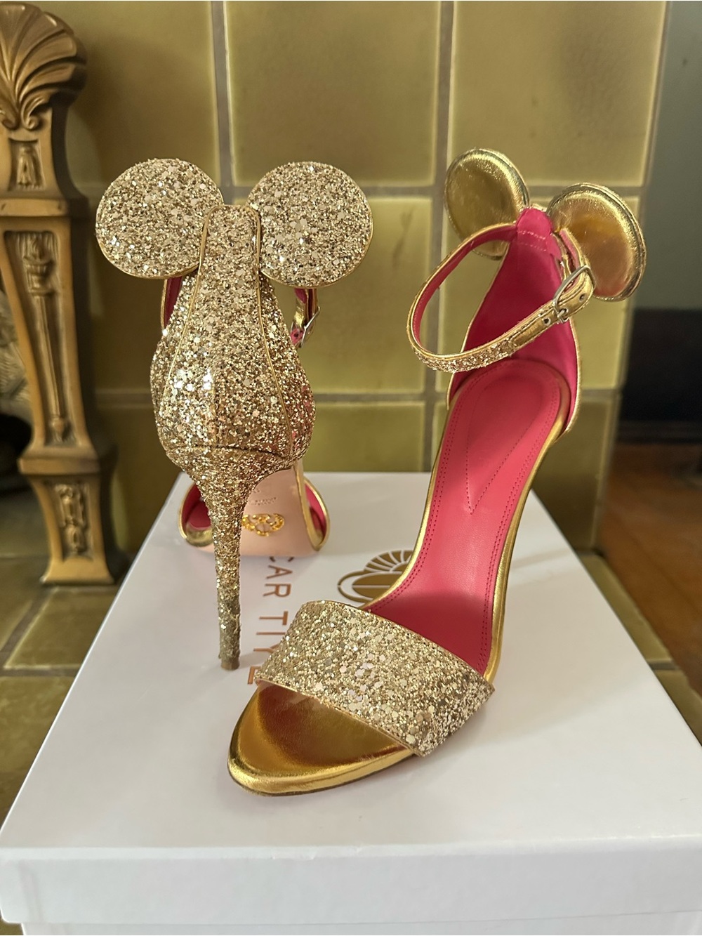 [oscar tiye] Minnie Gold Glitter Heels